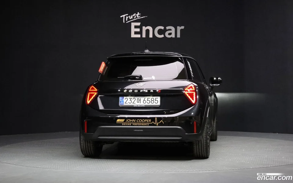 MINI Cooper S 2024 — миниатюра 4