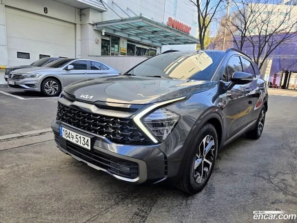 Kia Sportage Hybrid 2WD 2023 — фото 1, купить с доставкой в Москву