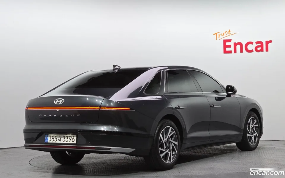 Hyundai Grandeur 2.5 2WD 2023 — миниатюра 2