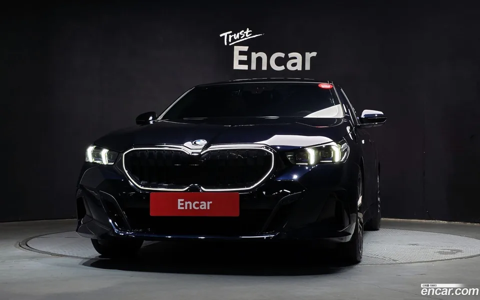 BMW 5 Series 530i xDrive M 2024 — миниатюра 3