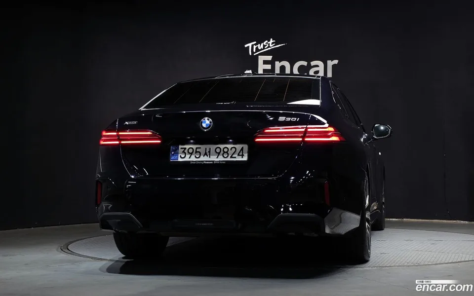 BMW 5 Series 530i xDrive M 2024 — миниатюра 4