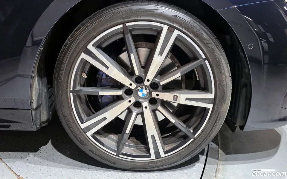 BMW 5 Series 530i xDrive M 2024 — миниатюра 5