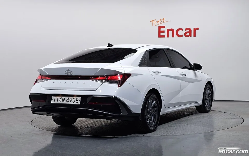Hyundai Avante CN7 Hybrid 2025 — миниатюра 2