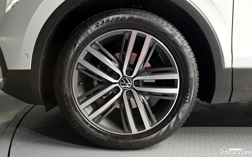 Volkswagen Tiguan 2.0 TDI 2024 — миниатюра 5