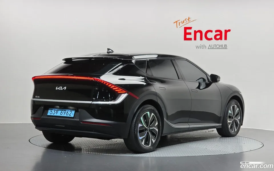 Kia EV6 4WD 2023 — миниатюра 2