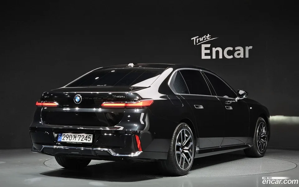 BMW 7 Series 740i xDrive M 2024 — миниатюра 2