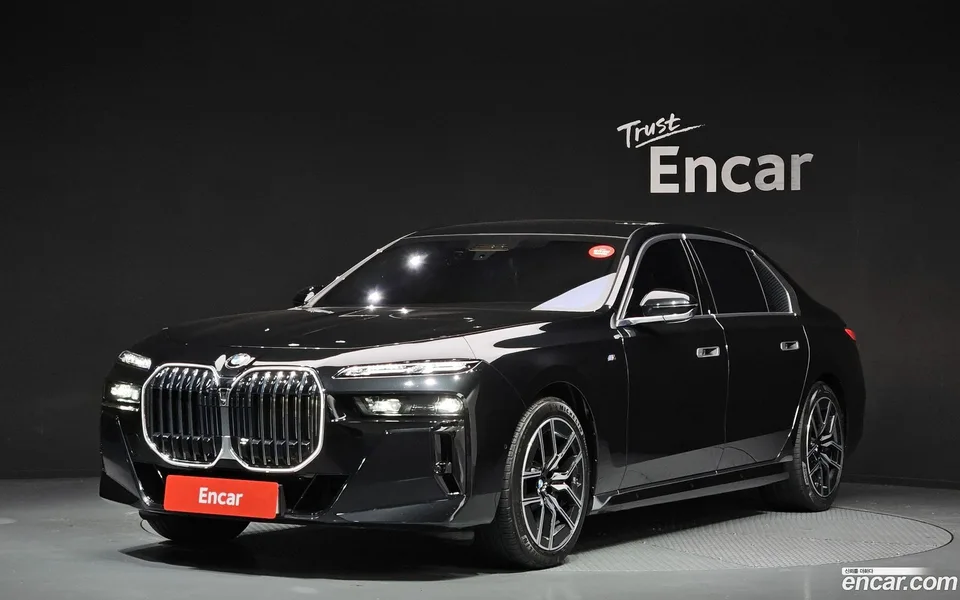 BMW 7 Series 740i xDrive M 2024 — фото 1, купить с доставкой в Москву