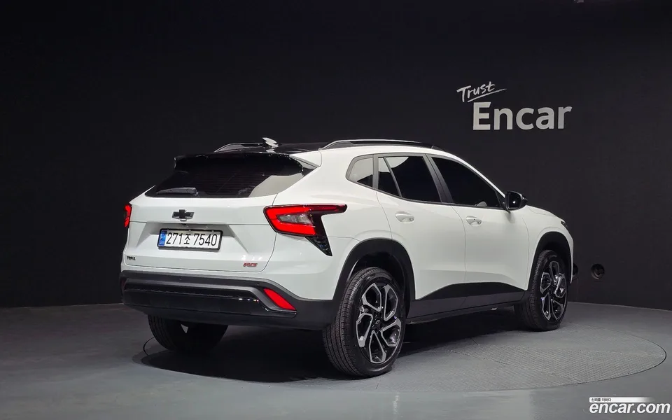 Chevrolet Trax Crossover 1.2 RS 2023 — миниатюра 2