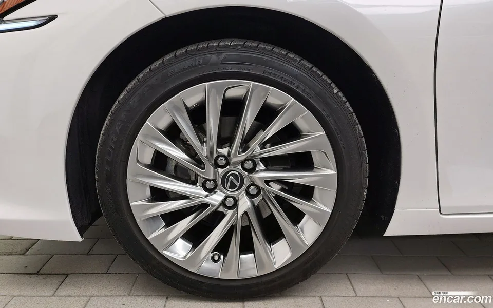 Lexus ES 300h 2023 — миниатюра 5