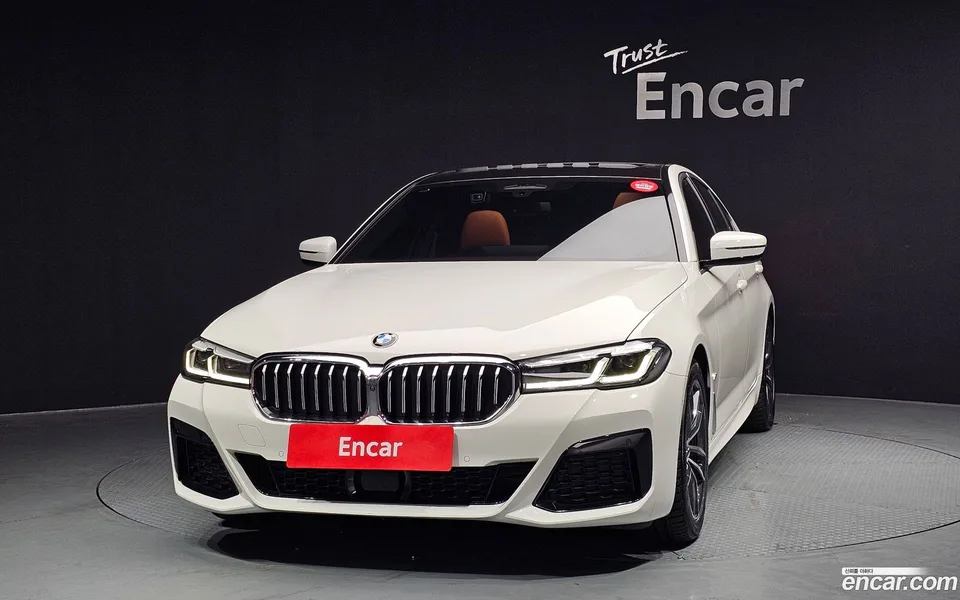 BMW 5 Series 520i M 2023 — миниатюра 3