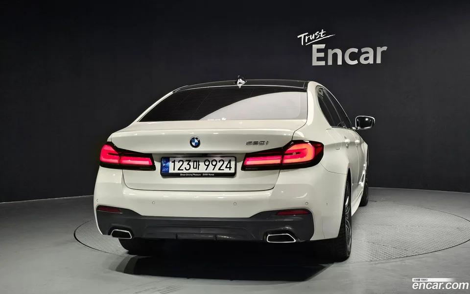 BMW 5 Series 520i M 2023 — миниатюра 4