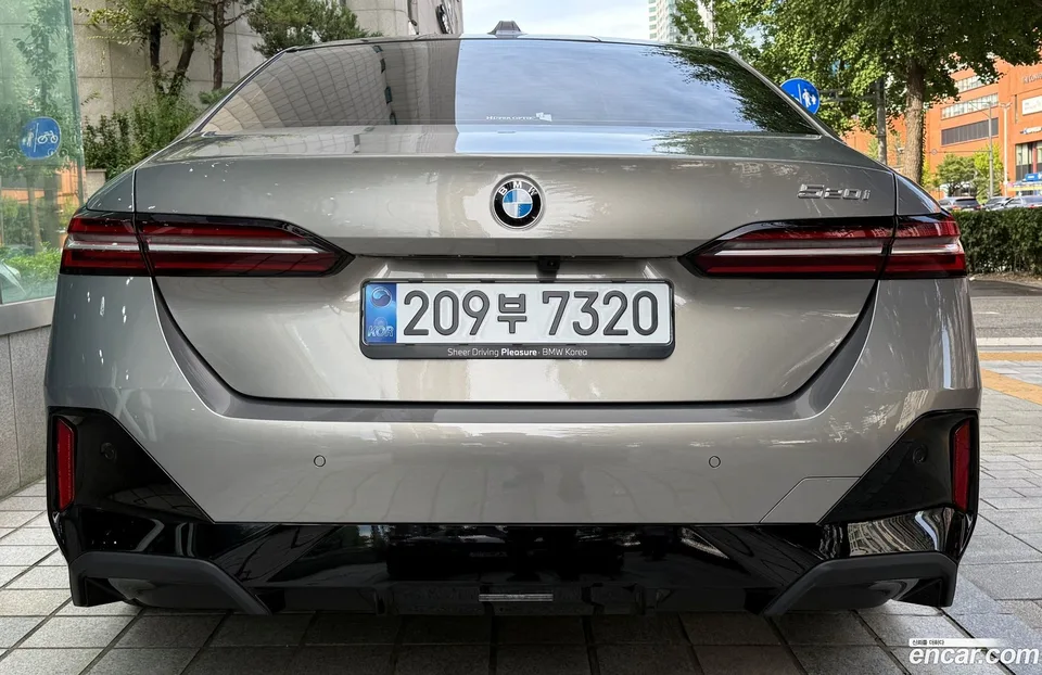 BMW 5 Series 520i M 2025 — миниатюра 2