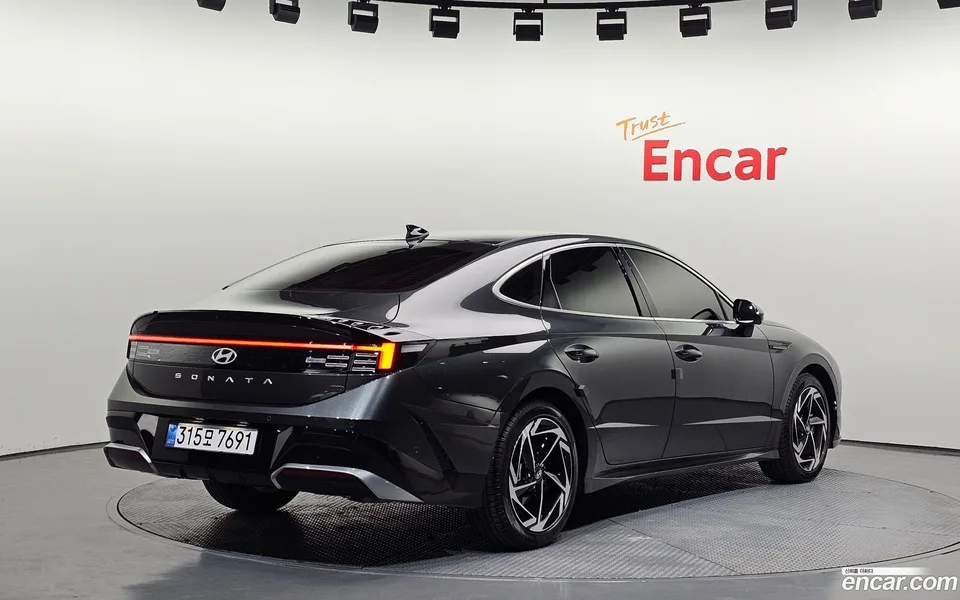 Hyundai Sonata The Edge Hybrid 2025 — миниатюра 2