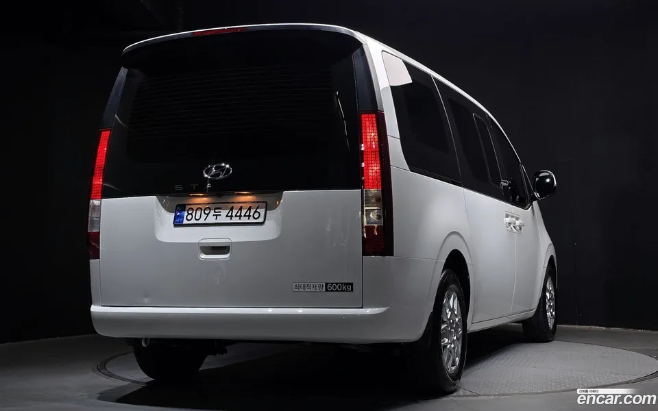 Hyundai Staria 5 2024 — миниатюра 2