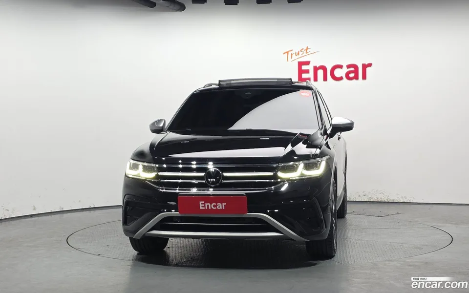 Volkswagen Tiguan Allspace 2.0 TSI 2023 — миниатюра 3