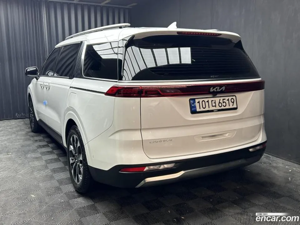 Kia Carnival 9 2023 — миниатюра 2