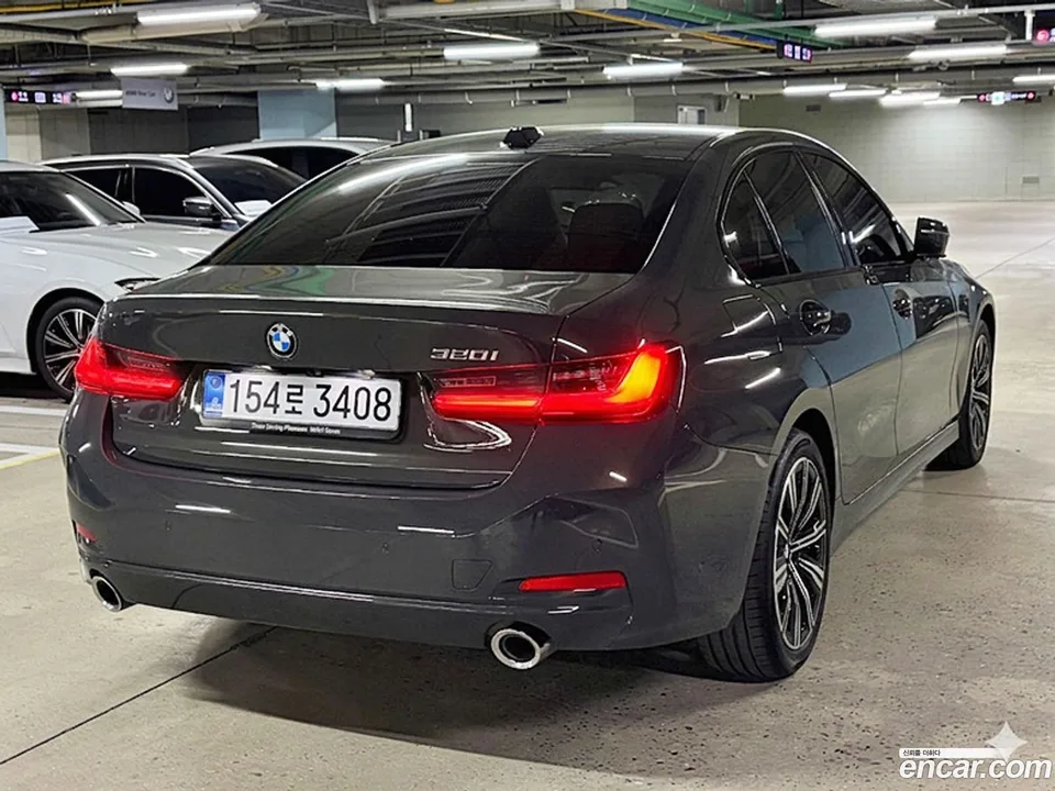 BMW 3 Series 320i 2025 — миниатюра 2