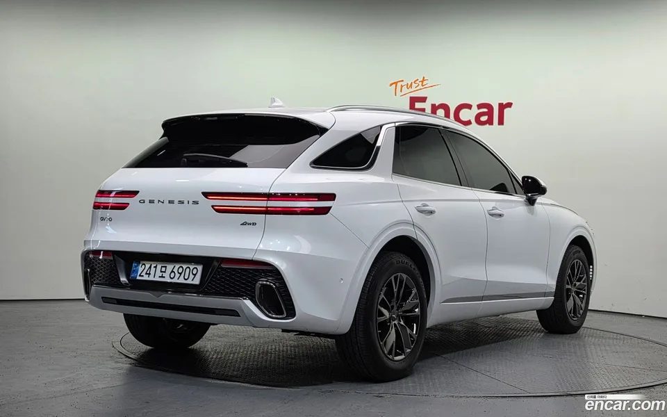 Genesis GV70 2.5T AWD 2023 — миниатюра 2