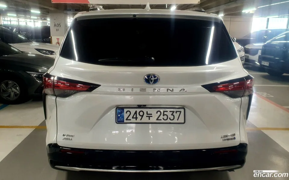 Toyota Sienna 2.5 AWD 2024 — миниатюра 4