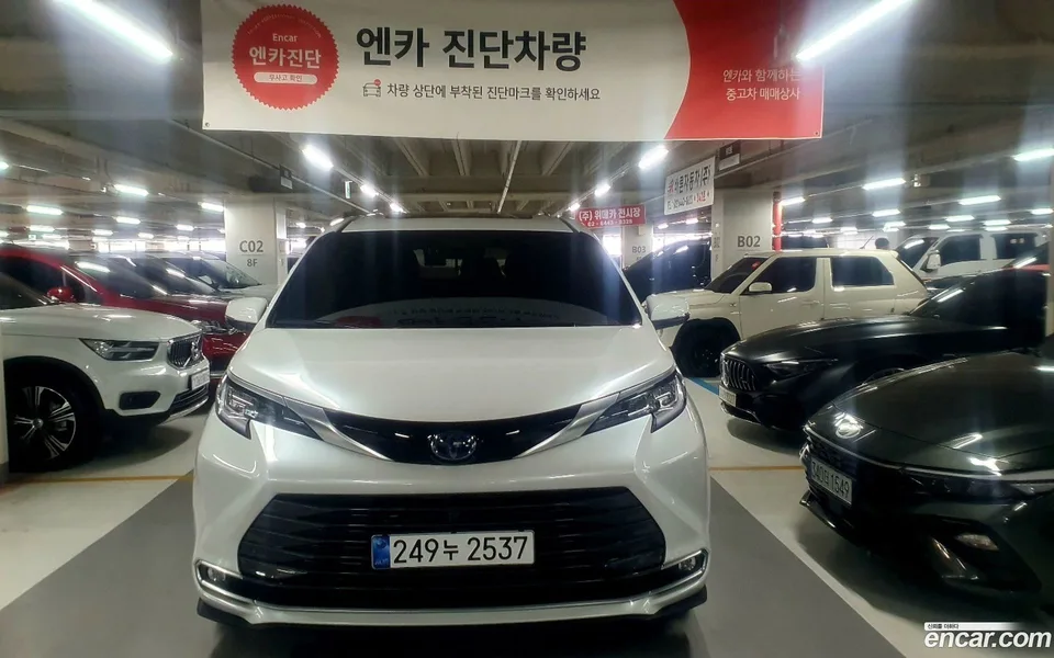 Toyota Sienna 2.5 AWD 2024 — фото 1, купить с доставкой в Москву