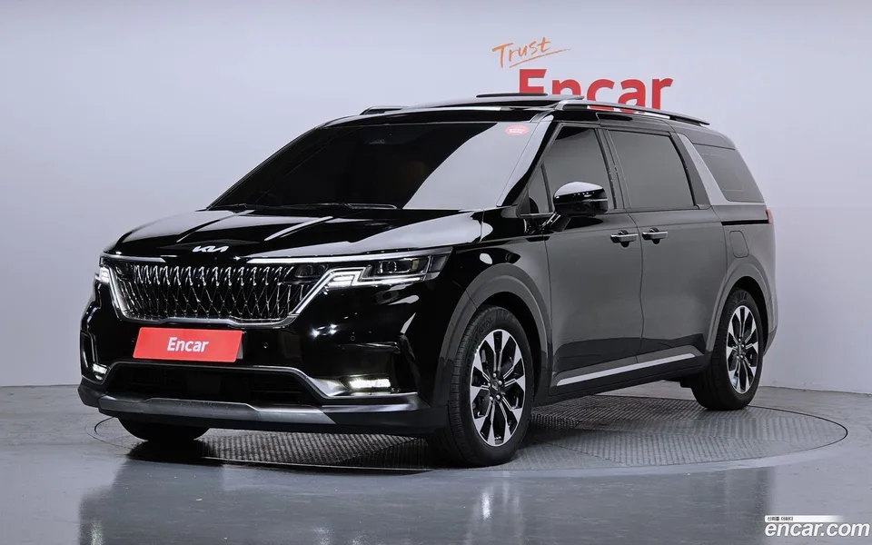 Kia Carnival 7 2023 — фото 1, купить с доставкой в Москву