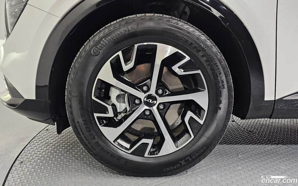 Kia Sportage Hybrid 2WD 2023 — миниатюра 5