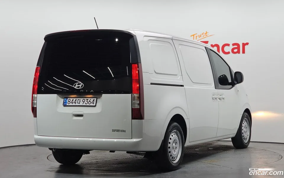 Hyundai Staria 3 2024 — миниатюра 2