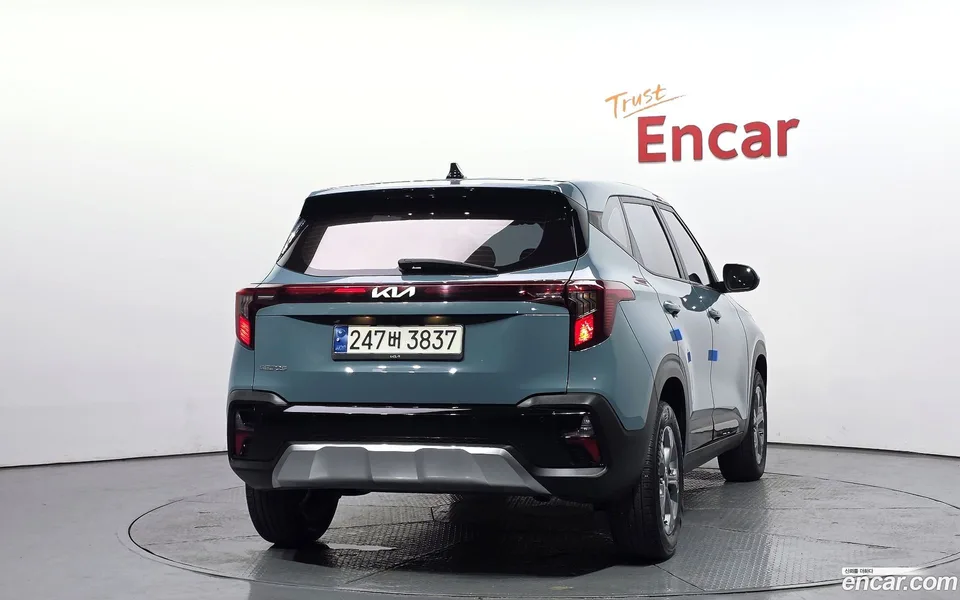 Kia Seltos 1.6 2WD 2023 — миниатюра 4