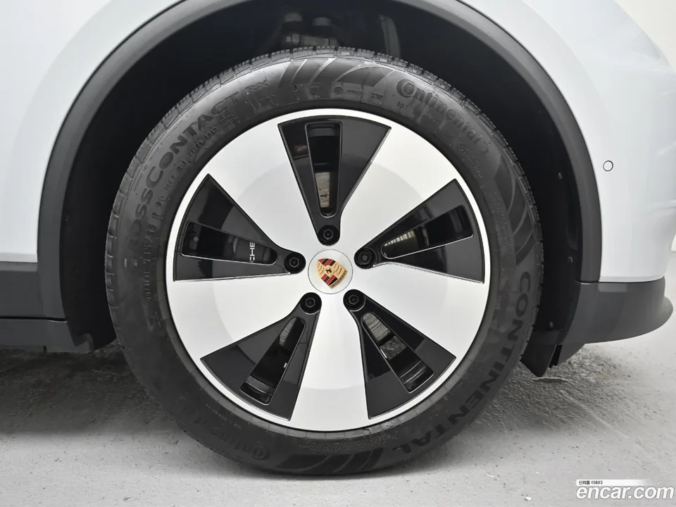 Porsche Macan Electric 4 2025 — миниатюра 5