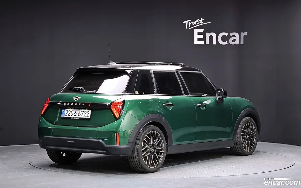 MINI Cooper S 5 2025 — миниатюра 2