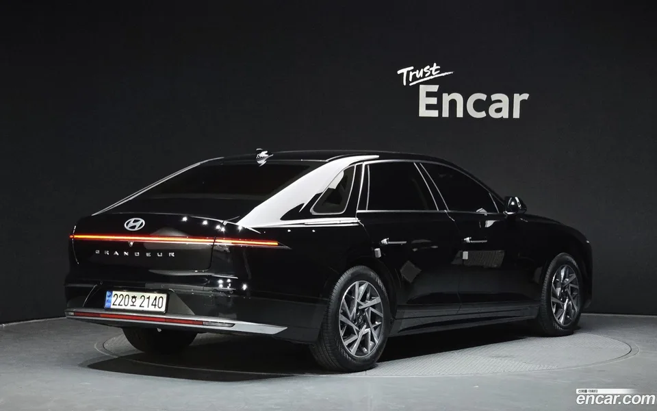 Hyundai Grandeur 2.5 2WD 2023 — миниатюра 2