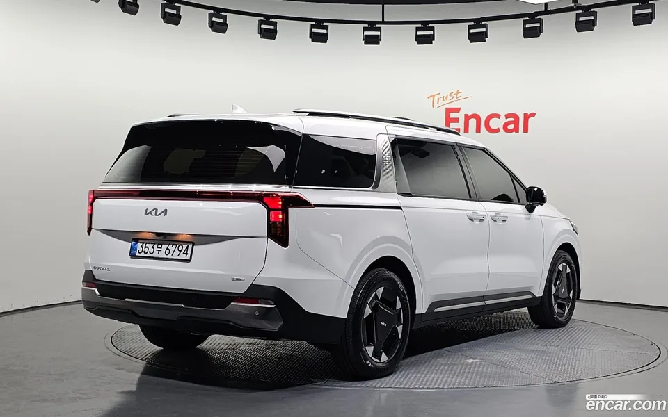 Kia Carnival HEV 9 2025 — миниатюра 2