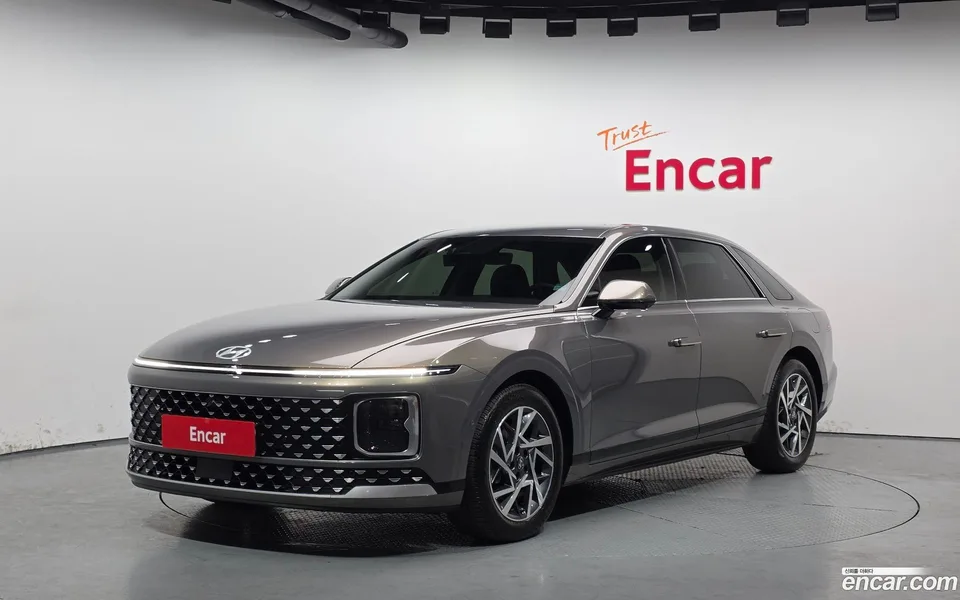 Hyundai Grandeur (GN7) 2.5 2WD 2025 — фото 1, купить с доставкой в Москву