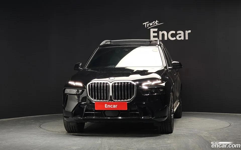 BMW X7 xDrive 40i M 6 2025 — миниатюра 3