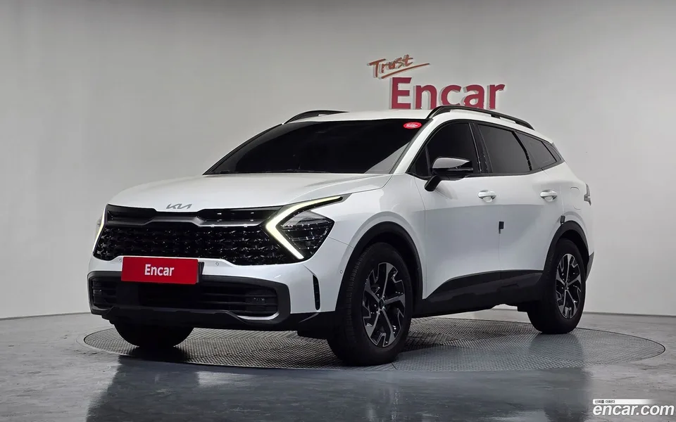 Kia Sportage Hybrid 4WD 2023 — фото 1, купить с доставкой в Москву