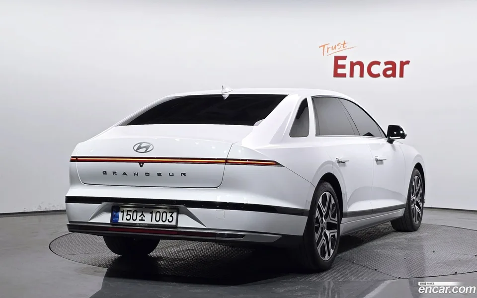 Hyundai Grandeur 2.5 2WD 2023 — миниатюра 2