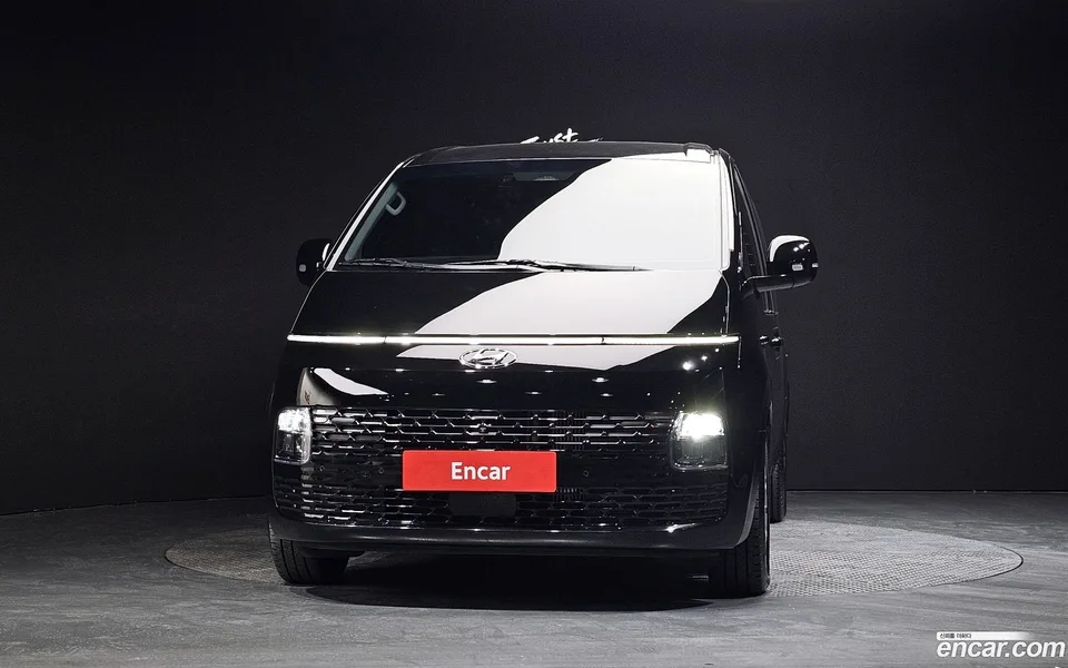 Hyundai Staria 3 2024 — миниатюра 3