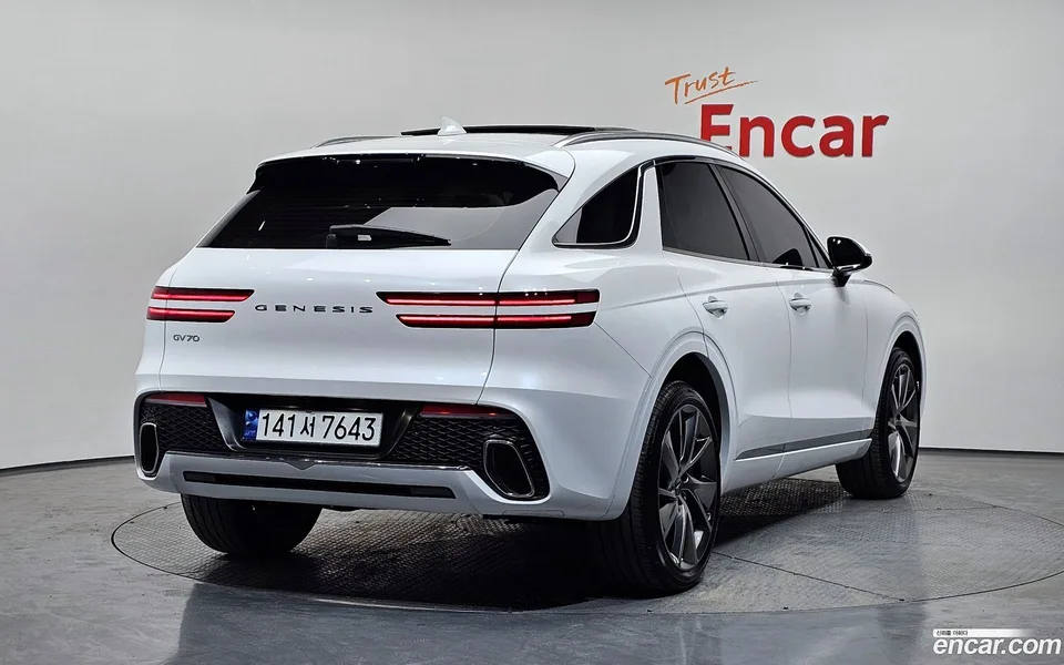 Genesis GV70 2.5T 2WD 2023 — миниатюра 2