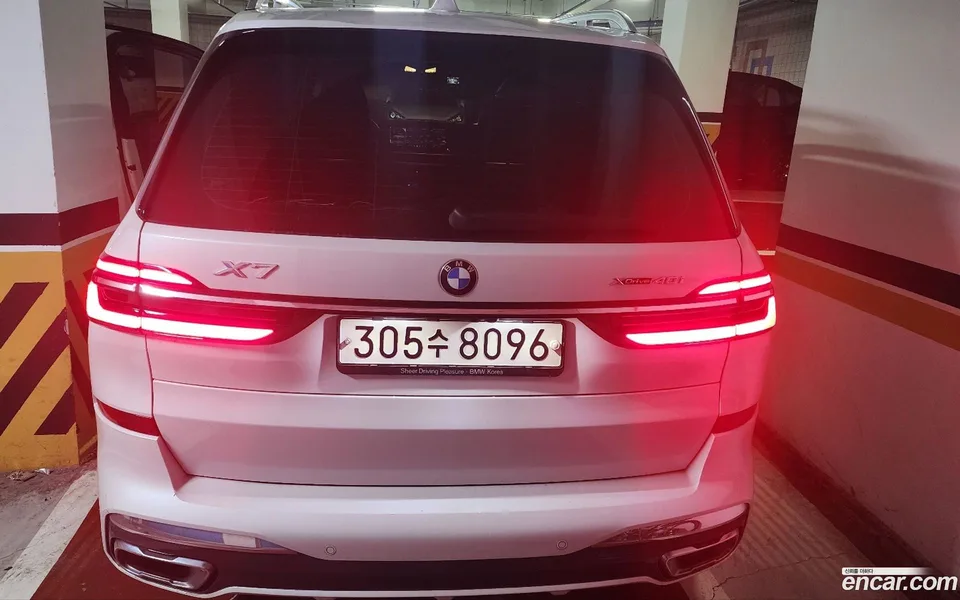 BMW X7 xDrive 40i M 6 2023 — миниатюра 2