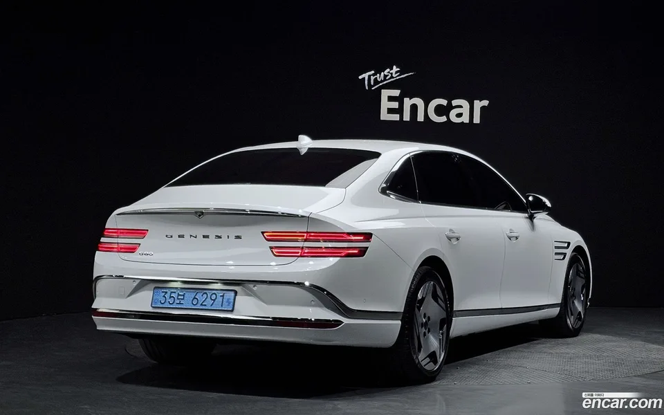 Genesis Electrified G80 e-AWD 2025 — миниатюра 2
