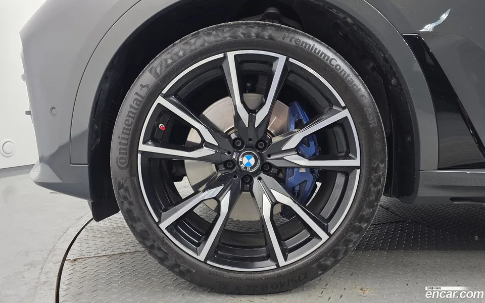 BMW X7 xDrive 40i M 6 2022 — миниатюра 5