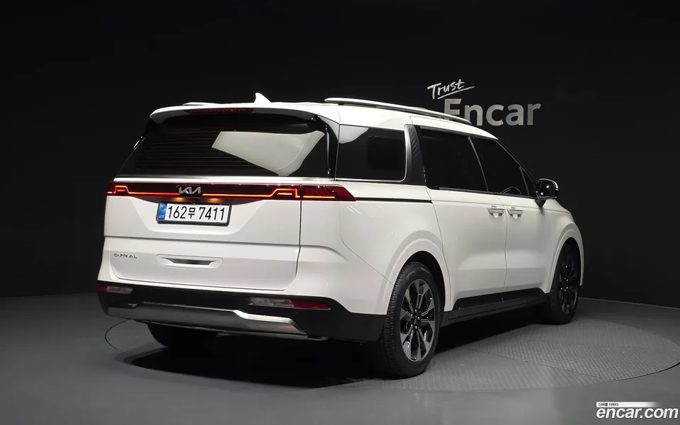 Kia Carnival 9 2022 — миниатюра 2