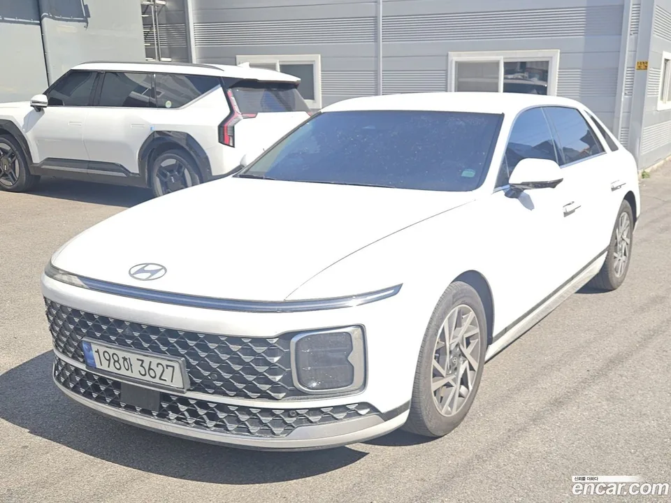 Hyundai Grandeur Hybrid (GN7) 2023 — фото 1, купить с доставкой в Москву