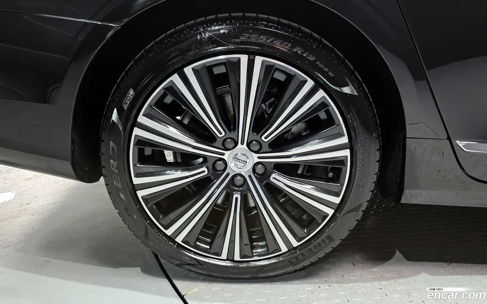 Volvo S90 B5 2024 — миниатюра 5