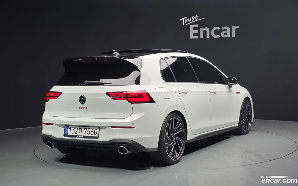 Volkswagen Golf 2.0 GTI 2024 — миниатюра 2