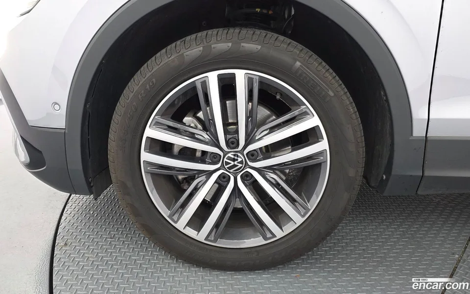 Volkswagen Tiguan Allspace 2.0 TSI 2022 — миниатюра 5