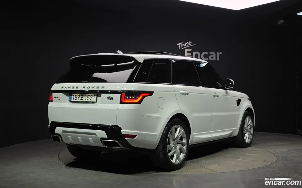 Land Rover 2 P360 HSE 2022 — миниатюра 2
