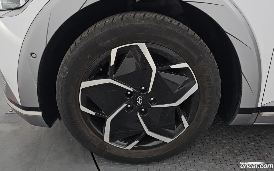 Hyundai Ioniq 5 2023 — миниатюра 5