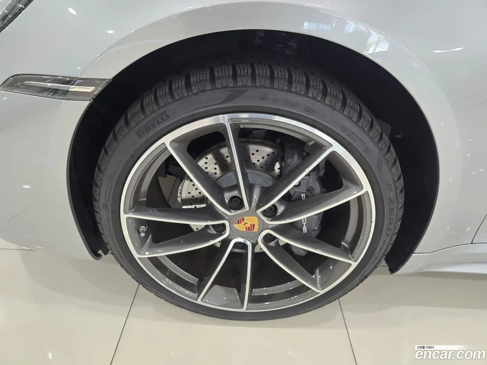 Porsche 911 (992) 4 2024 — миниатюра 5