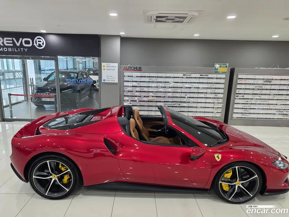 Ferrari 296 GTS 3.0 V6 2024 — миниатюра 4